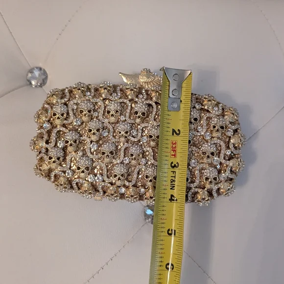 NWOT Gold Rhinestone Skull Clutch Purse - Picture 4 of 6